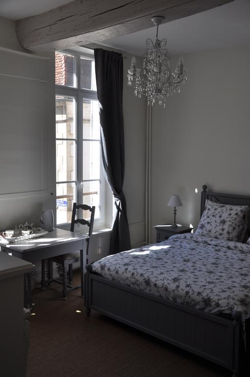 B&B Le Relais Des Saints Peres Auxerre Exterior photo