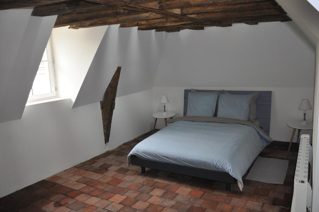 B&B Le Relais Des Saints Peres Auxerre Exterior photo