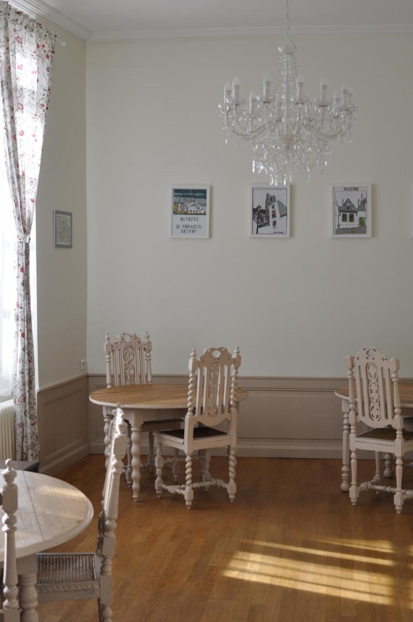 B&B Le Relais Des Saints Peres Auxerre Exterior photo