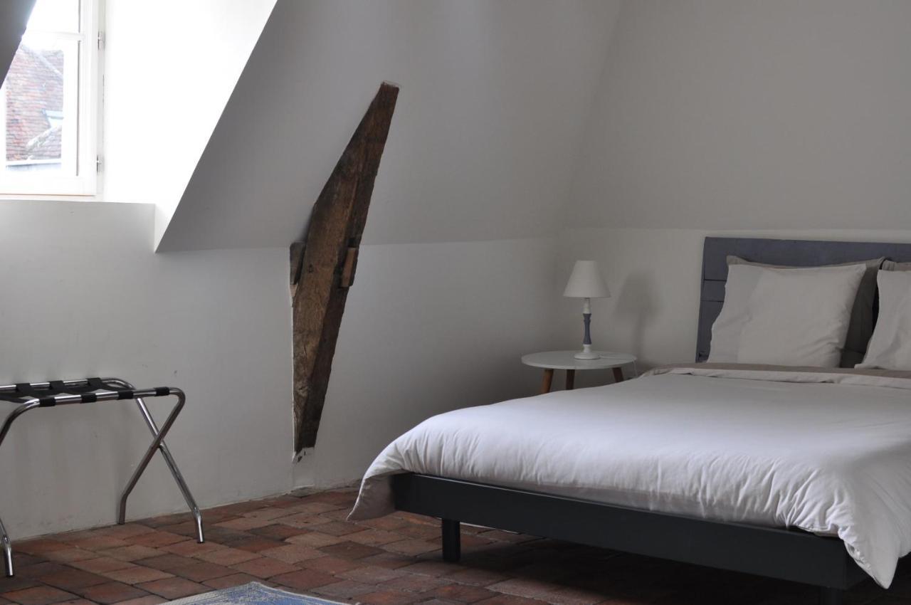 B&B Le Relais Des Saints Peres Auxerre Exterior photo